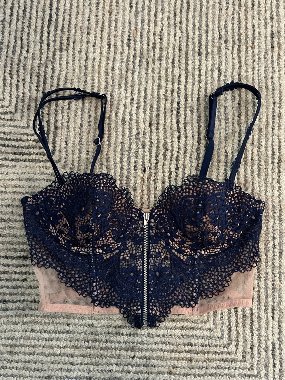Victoria's Secret Navy Lace Zip Longline Bralette very sexy lined Demi 32C Bra